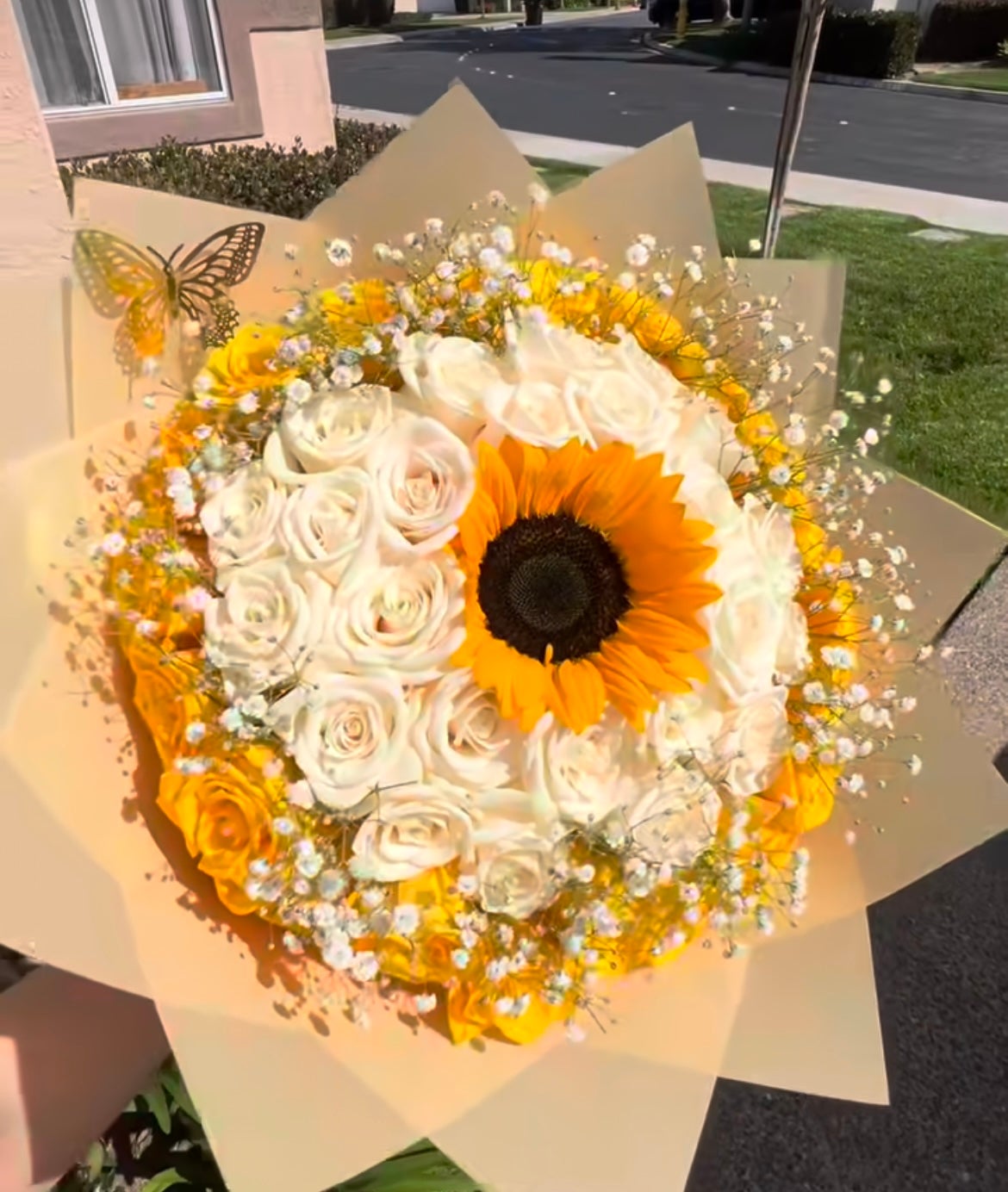 Sunflower and Roses Bouquet | Monarch Bloom Flowers, image size:1170x1384